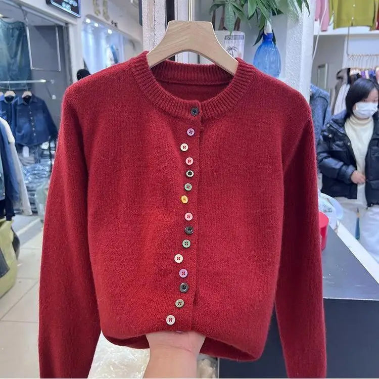 Amelia | Classic Buttoned Knit Cardigan