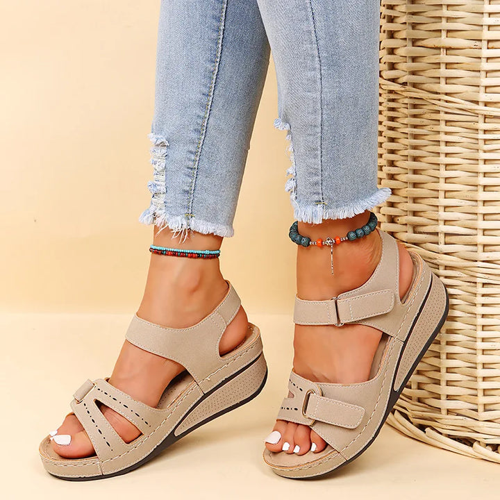 Gudula | Elegant Orthopedic Sandals