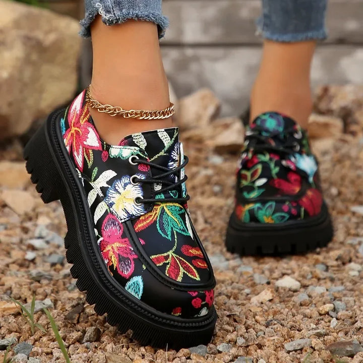 Sandra - Elegant Retro Moccasins