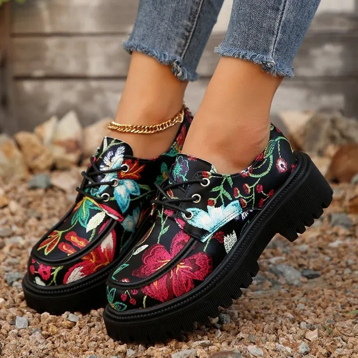 Sandra - Elegant Retro Moccasins