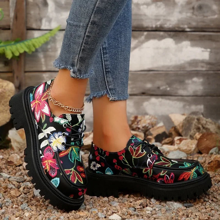 Sandra - Elegant Retro Moccasins